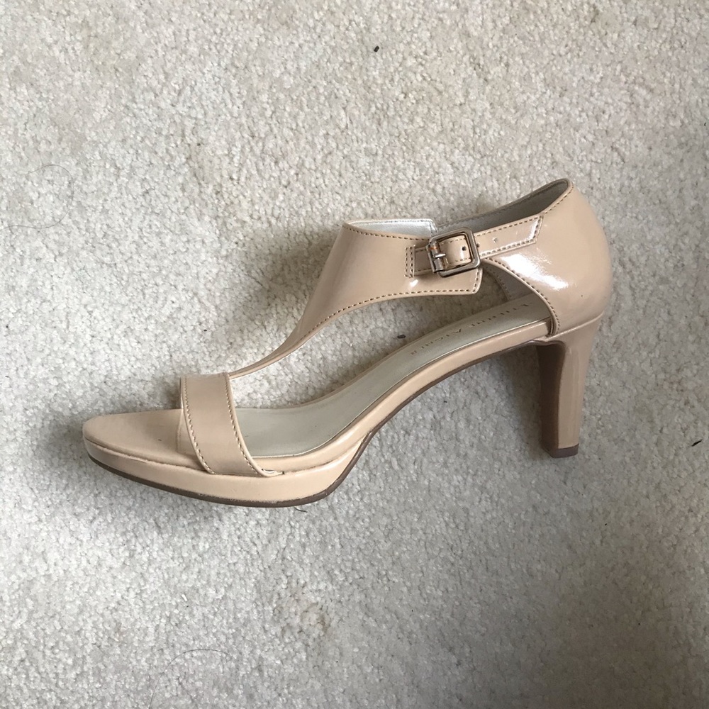 Patent nude heels - Picture 2 of 5